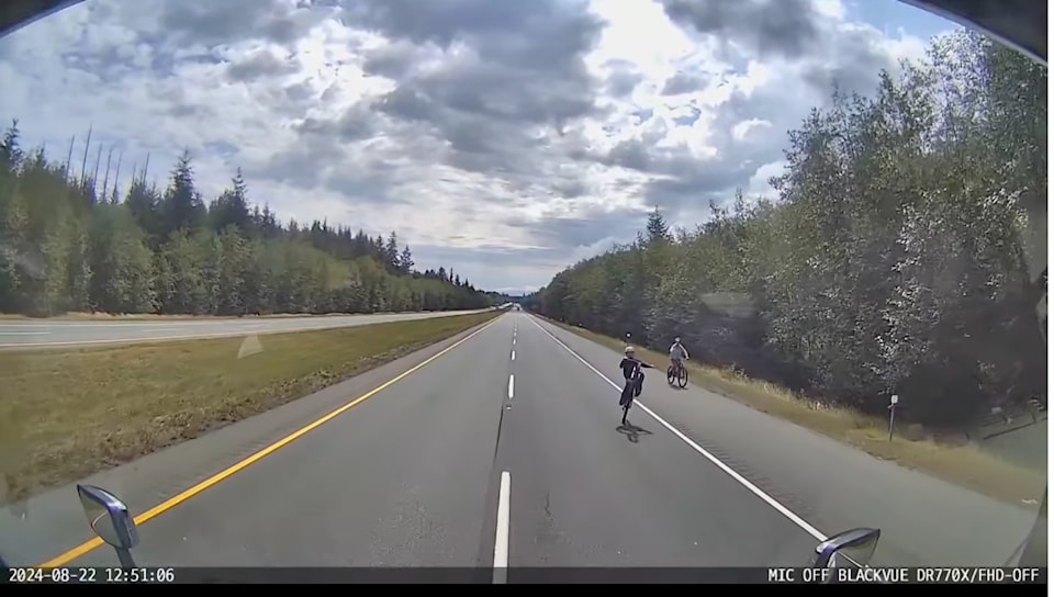 240827-crm-bike-stunt