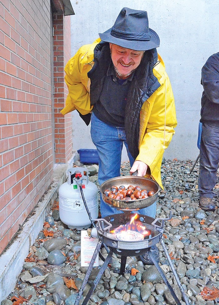 16918campbellriverroastingchestnuts