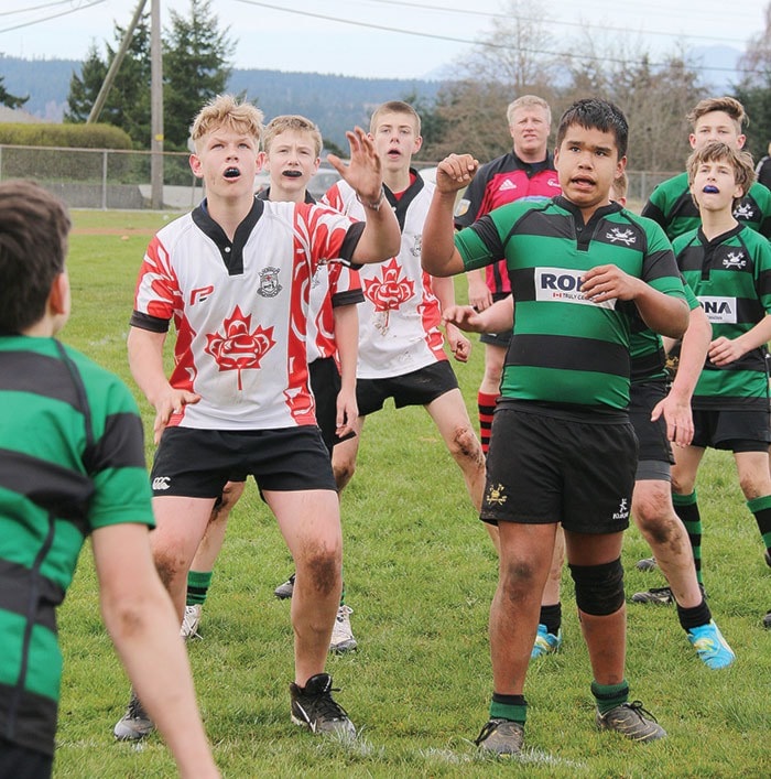 19435campbellriverrugby-u14-throw-in