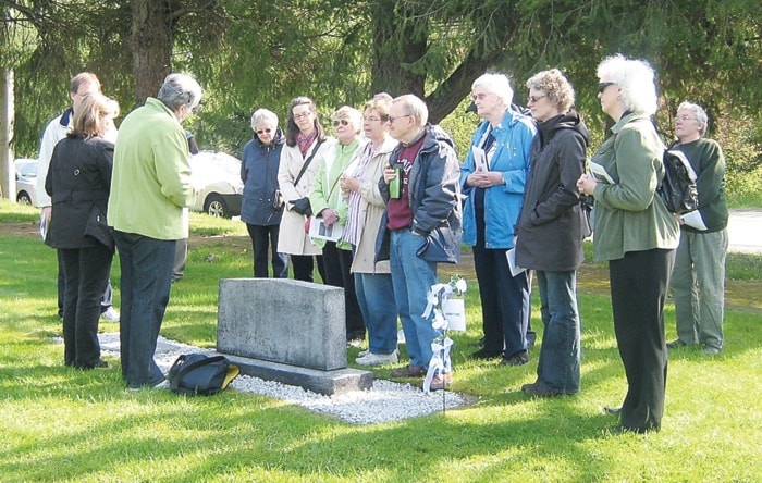 27909campbellriverCemeterytour