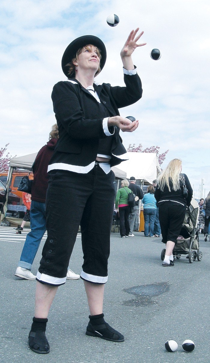 53539campbellriverjuggling