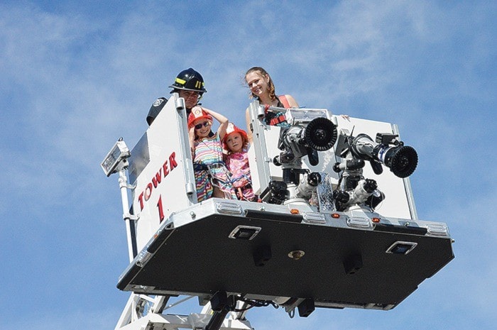 85226campbellriverFirehall-laddertruck