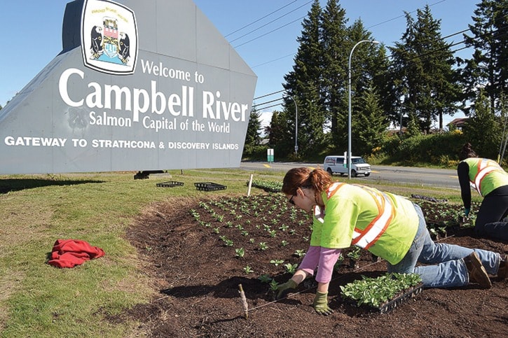 96055campbellriverplantingnearsign