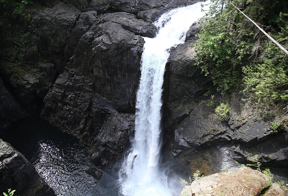 web1_copy_170329-CRM-elk-falls-waterfall_1