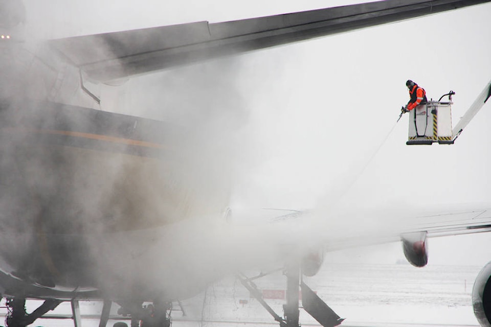 9682887_web1_De-Icing