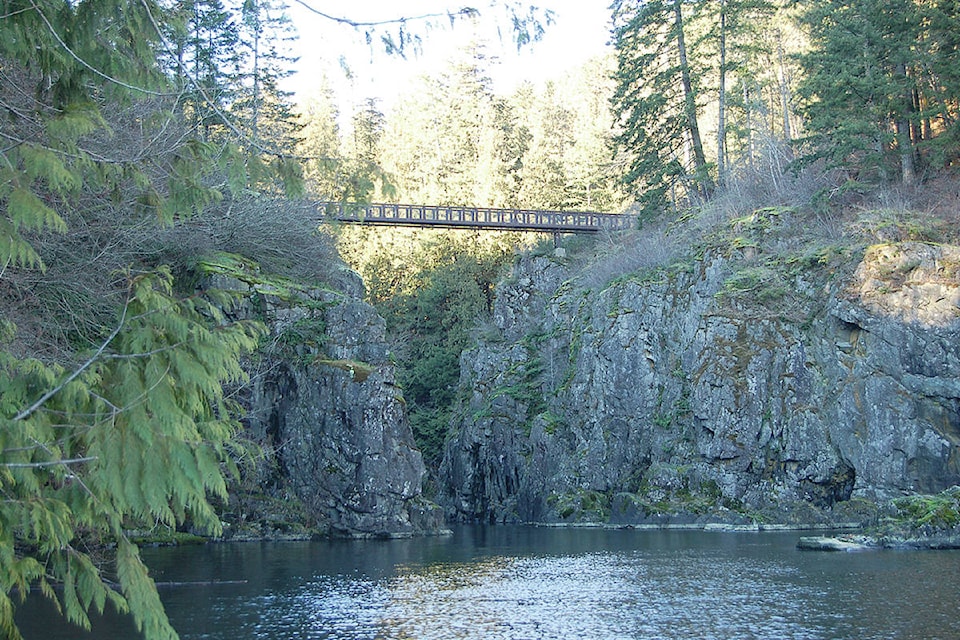 10562492_web1_Canyon-View-trail