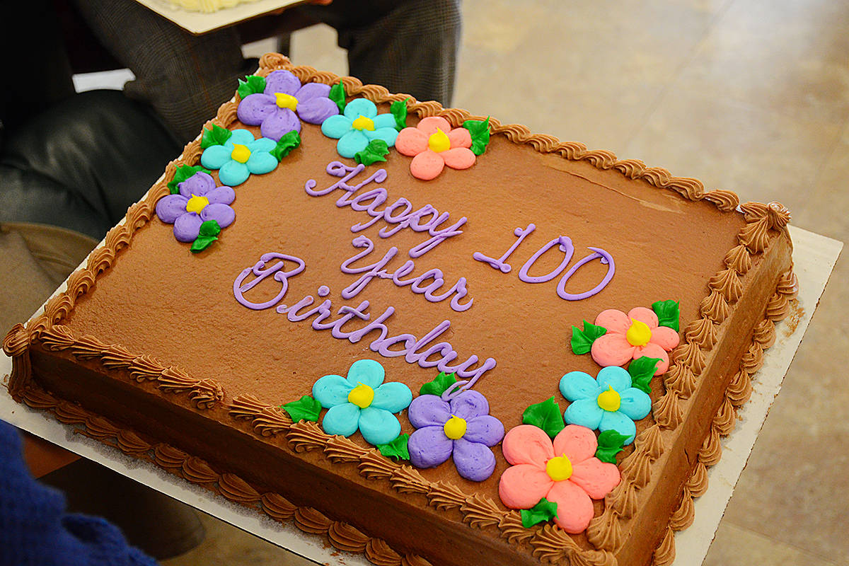 15407929_web1_190206-CRM-100th-cake