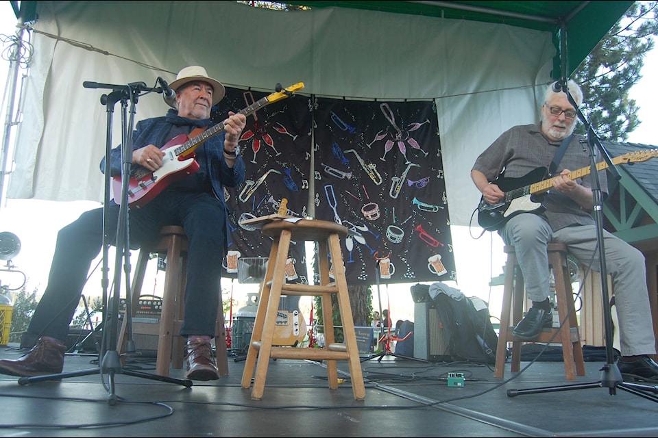 Jim Byrnes (left) and Lindsay Mitchell performed at Painter’s Lodge as part of the Wine, Brews and Blues Festival on May 4. Photo by David Gordon Koch/Campbell River Mirror