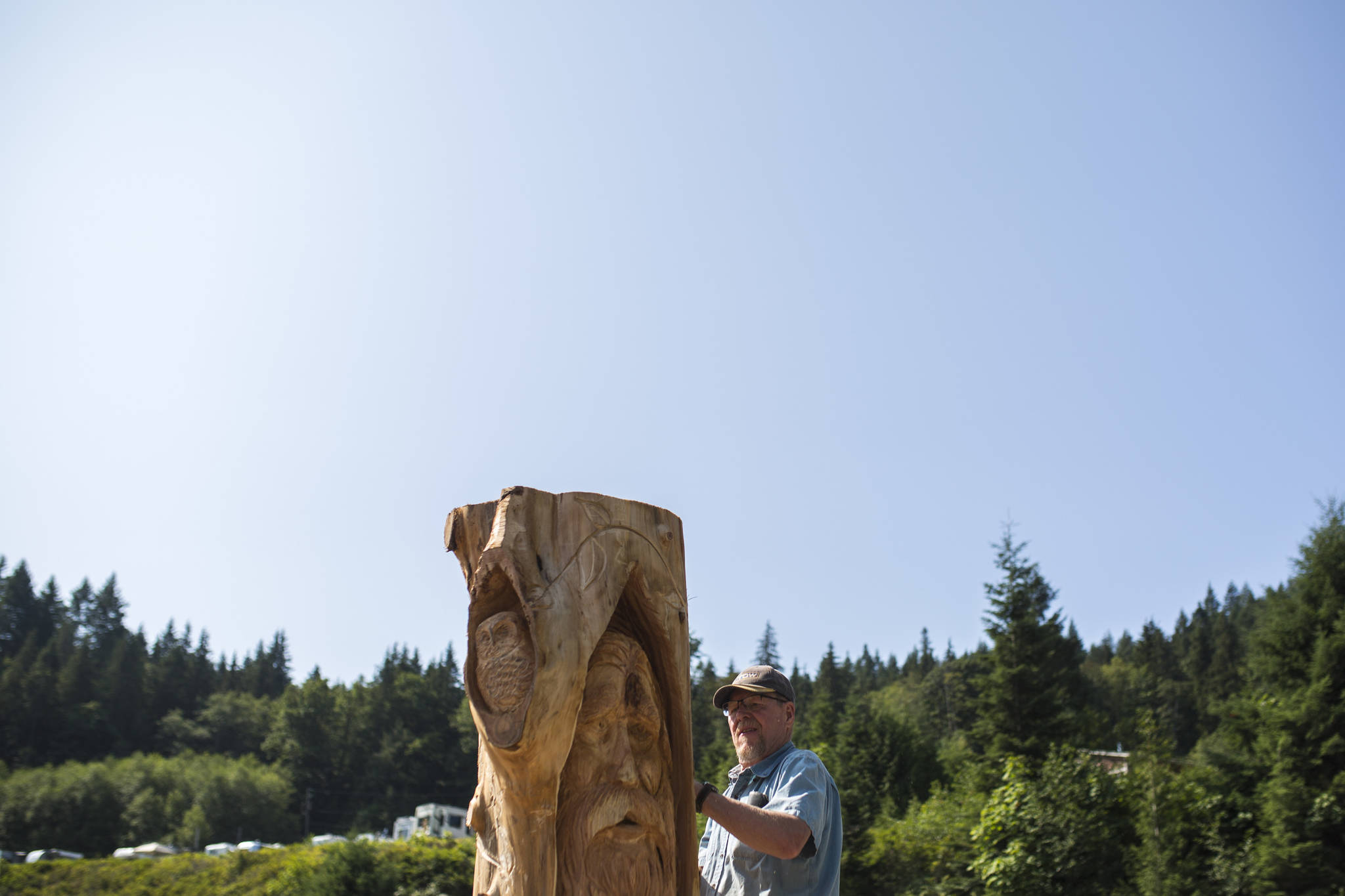 18011461_web1_190804-CRM-woodcarving02