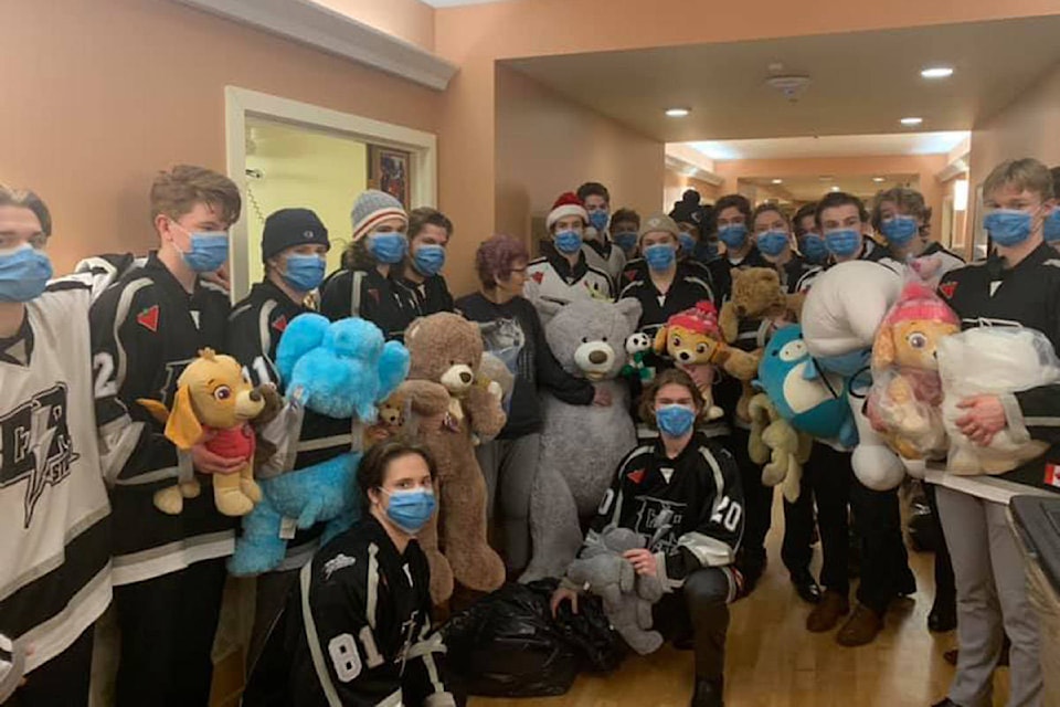 19858832_web1_191218-CRM-teddytoss