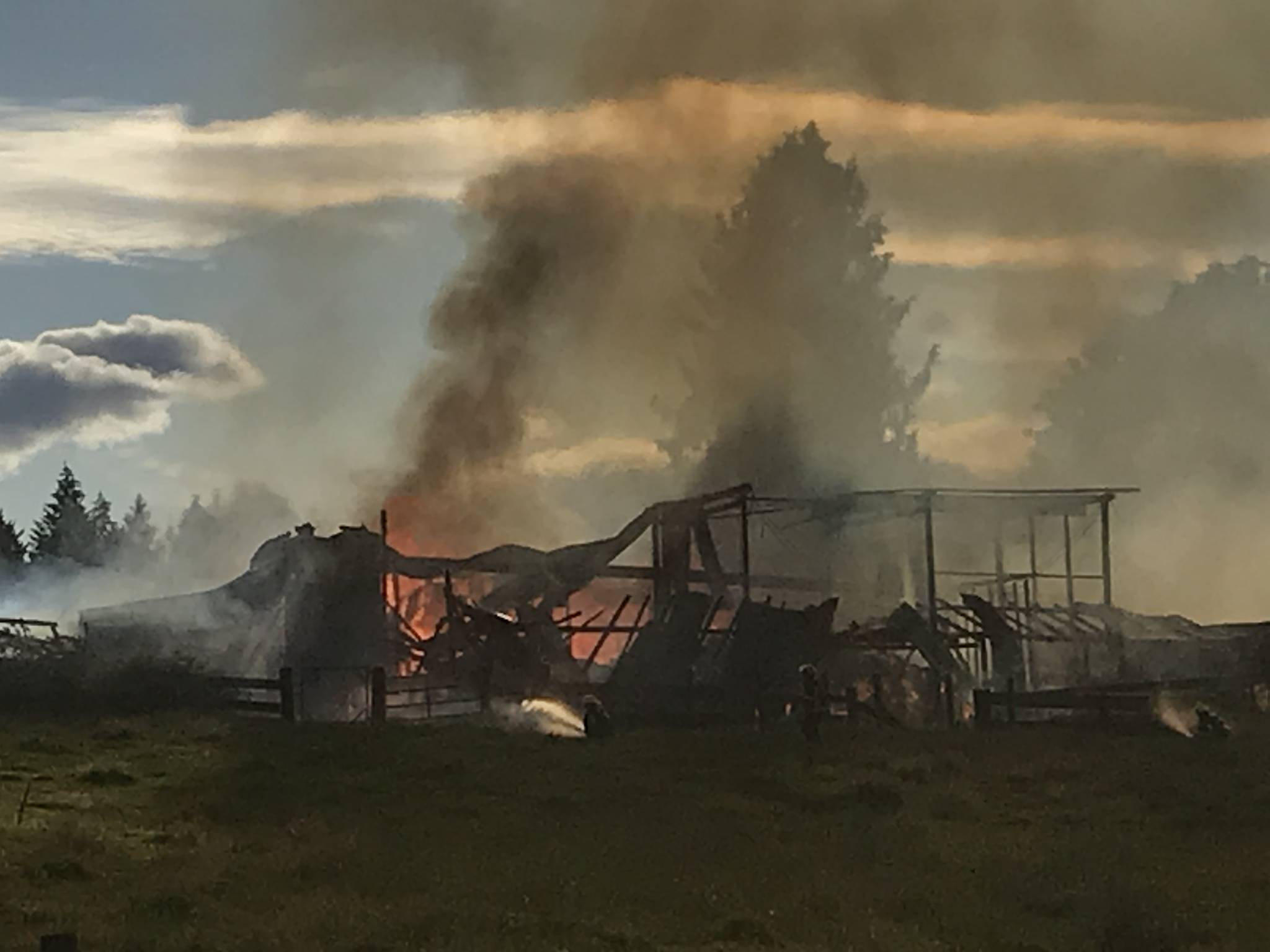 22159094_web1_200722-AVN-Barn-Fire-mccoy-lake_2