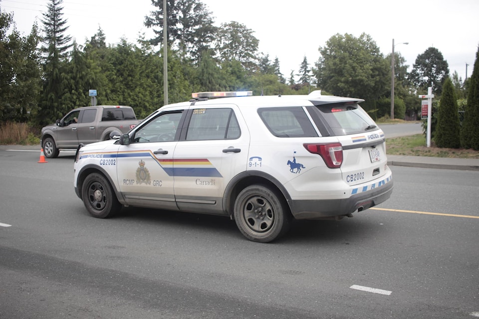 22742659_web1_200820-CRM-RCMP-Car_2