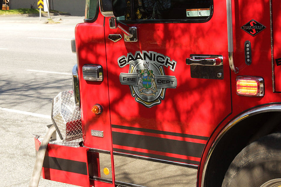 24920845_web1_210420-SNE-SaanichFirefightersVaccineWait-saanichfiredepartment_1