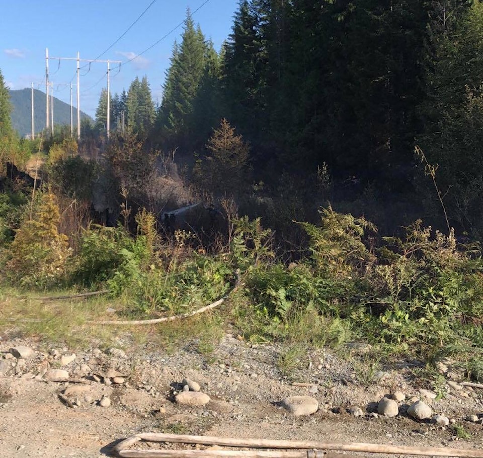 25782795_web1_210709-CRM-Woss-highway-fire-WILDFIRE_1