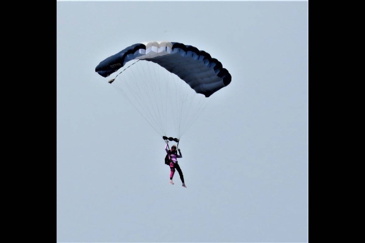 26295815_web1_210827-CRM-Skydiving-Festival-Photos_1