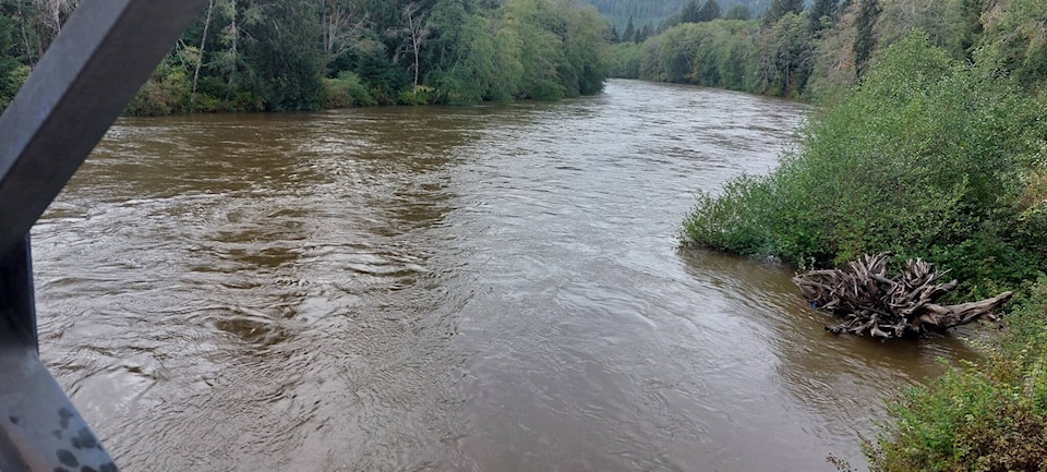 26734082_web1_211013-CRM-FISHING-SALMON_RIVER_1