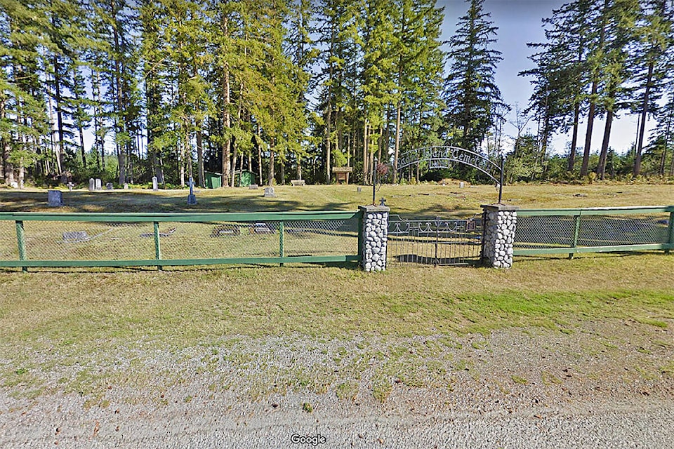 26817637_web1_211013-CRM-greeen-death-CEMETARY_1
