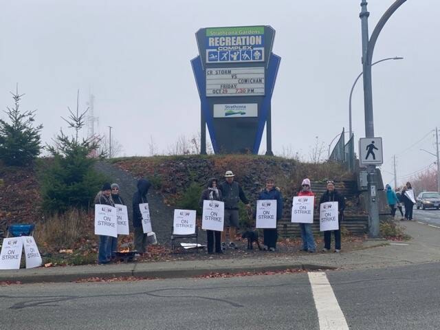 27234718_web1_211110-CRM-Strathcona-Gardens-Strike-WORKERS_1