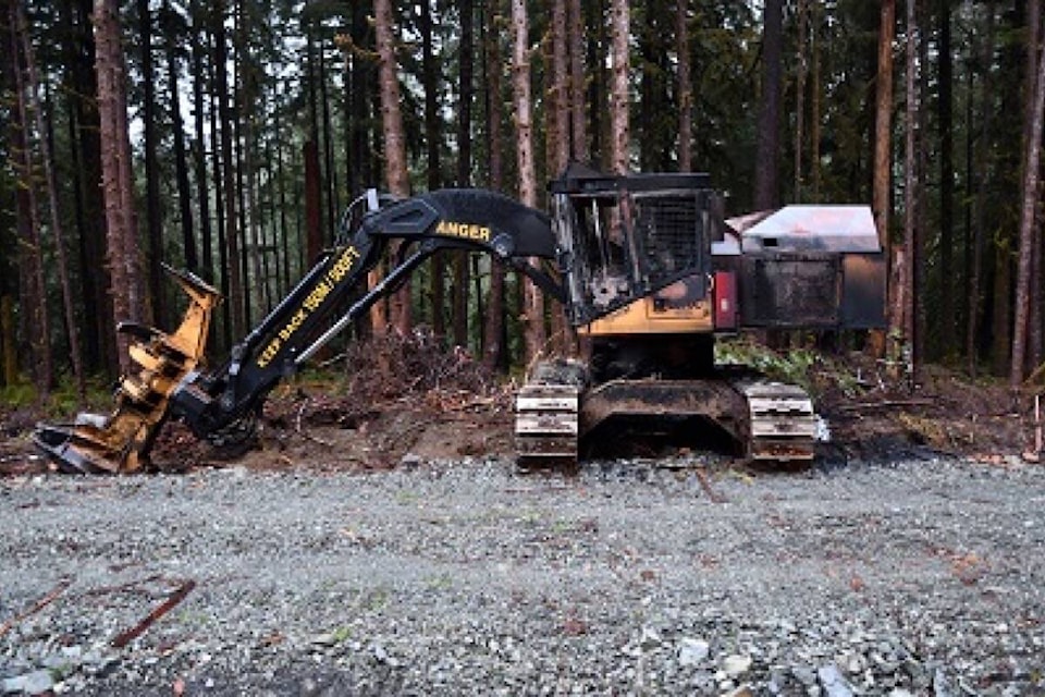 27296573_web1_211125-CCI-logging-equipment-fire-picture_1