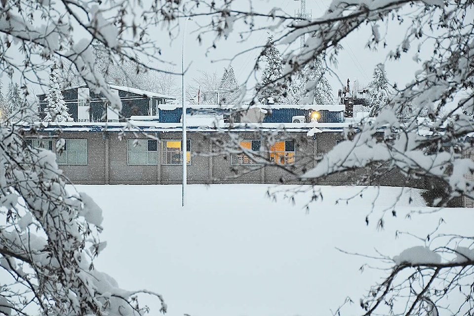 27416271_web1_211206-CRM-Schools-Closed-SNOW_1