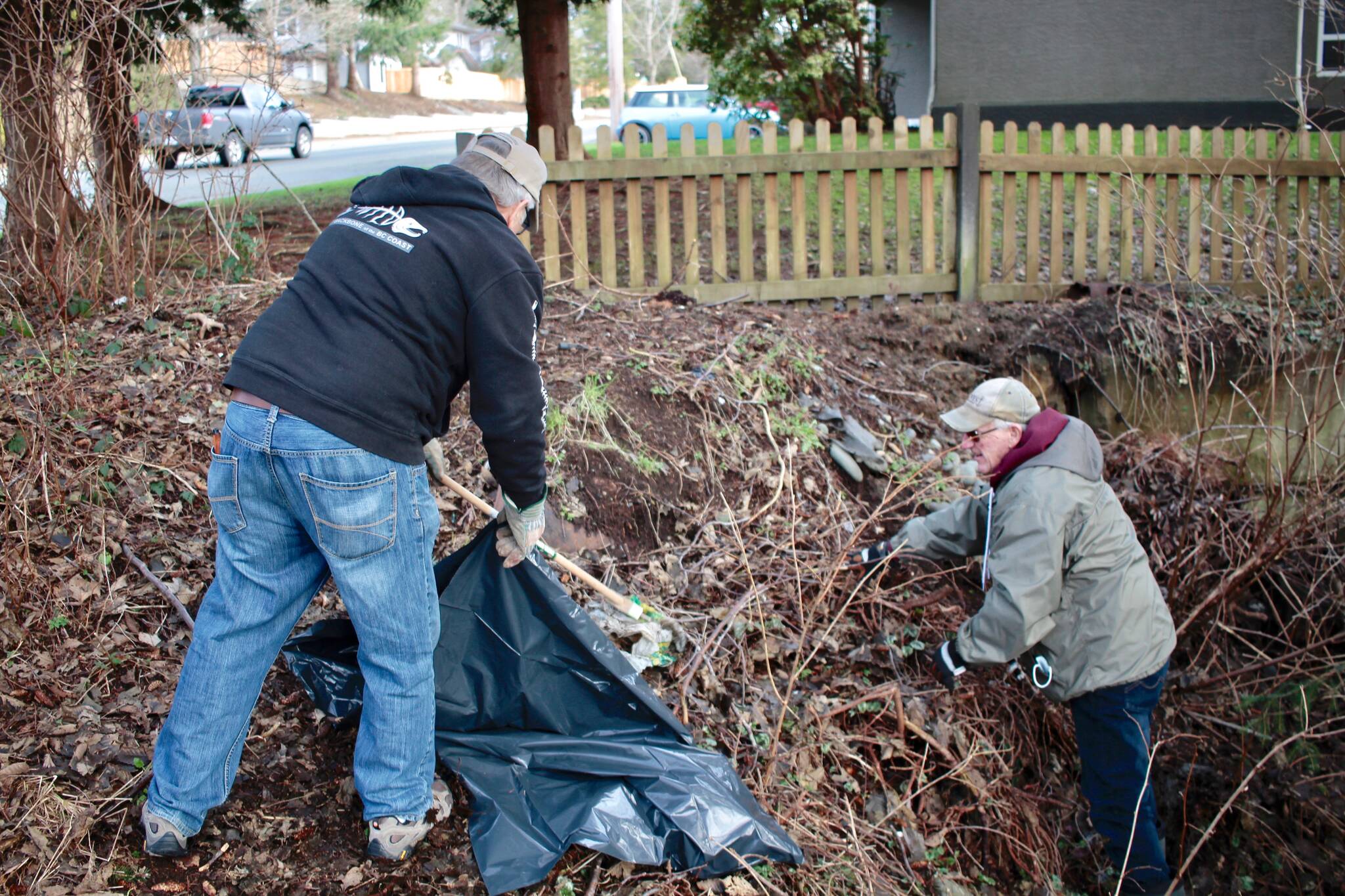 28020154_web1_220201-CRM-Streamkeepers-Bears-CLEANUP_7