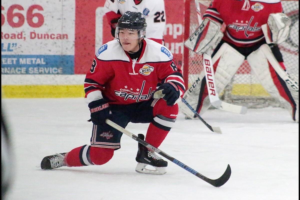 Former Vancouver Islander to skate for China’s hockey team at Beijing Olympics