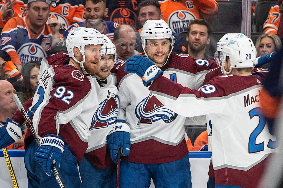 29367907_web1_220606-CPW-Oilers-Avs-avs_1