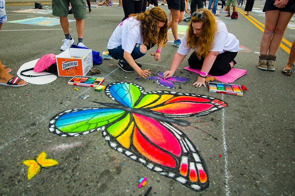 29620316_web1_180803-CRM-Chalk-Art-butterfly