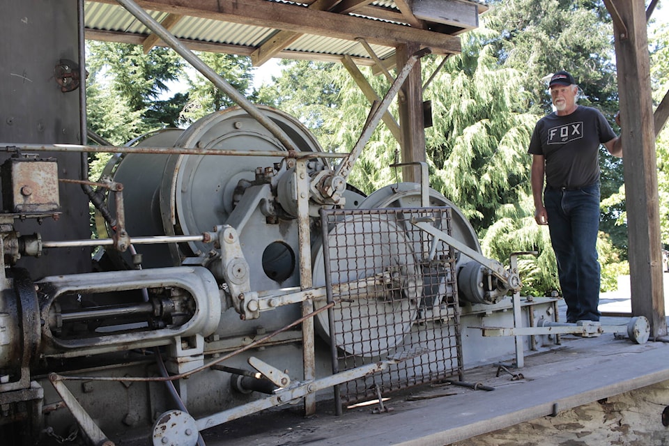 30096823_web1_220816-CRM-Steam-Donkey-STEAM_2