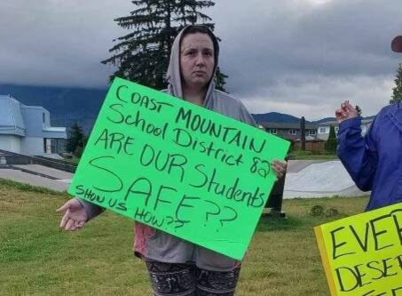 30329441_web1_220815-NSE-kitimat-school-molestor-protest_2