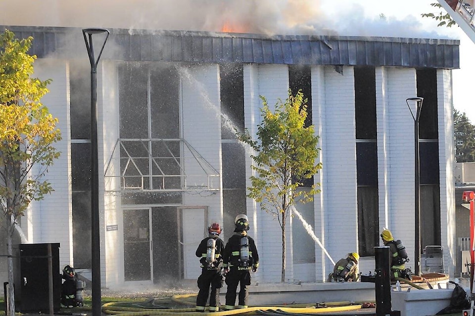 30475793_web1_220928-PQN-Fire-Memorial-Ave-Parksville-PVfire_1