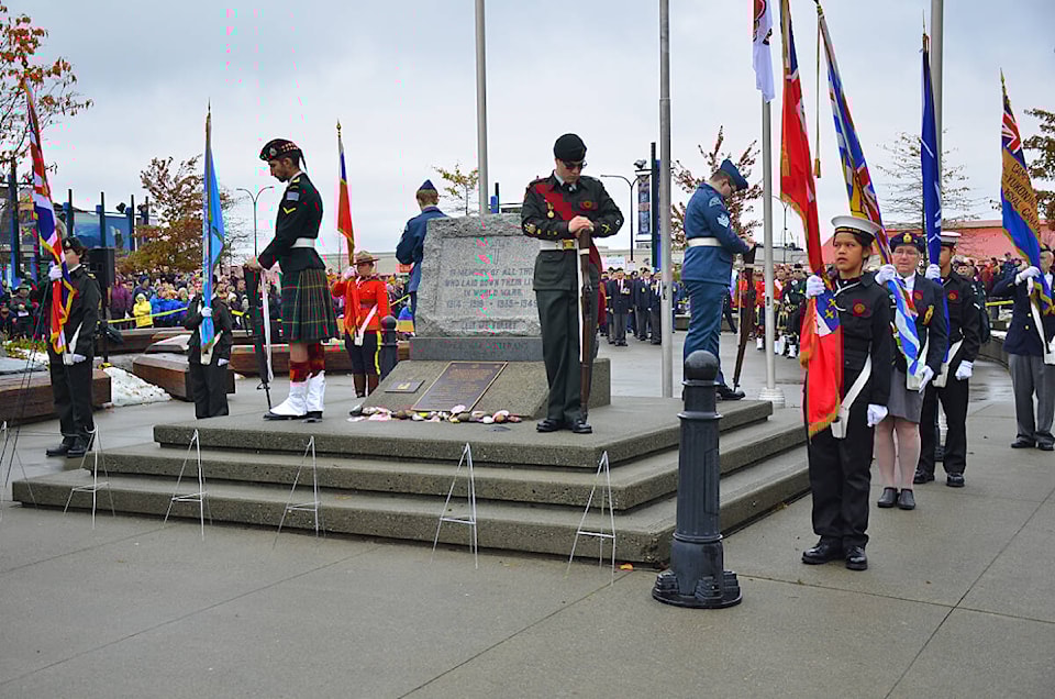 30991551_web1_221111-CRM-Remembrance-Day-veterans-REMEMBRANCEDAY_5