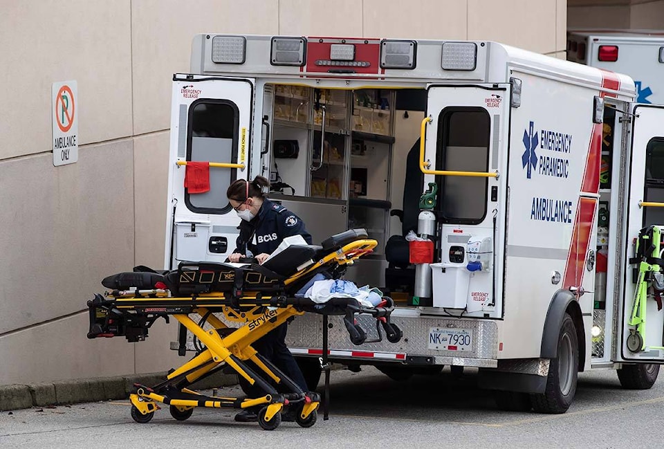 31512487_web1_230108-BPD-ParamedicsUnion-TentativeDeal-ambulance_1