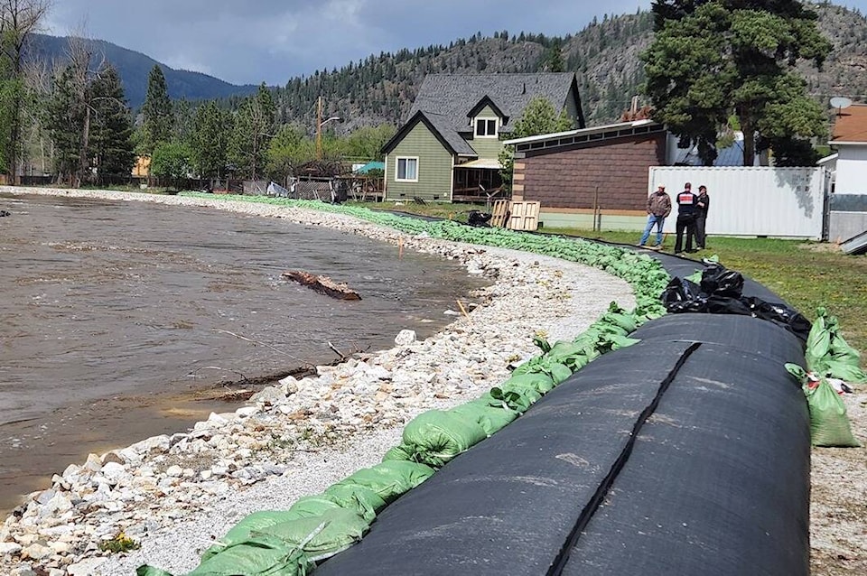 32735991_web1_230510-GFG-flood-aftermath_2