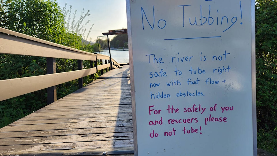 32757914_web1_230516-CCI-Cowichan-River-no-tubing-sign_1