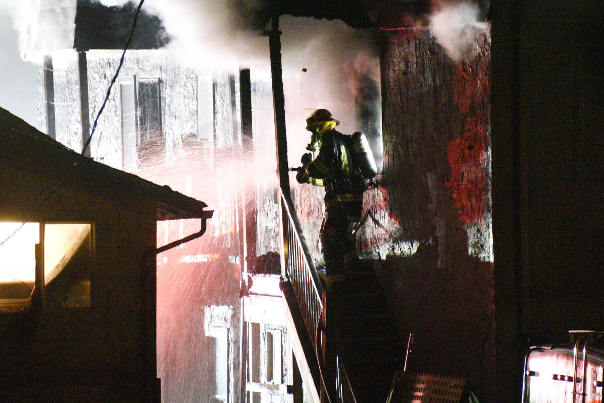 One dead after fire in small Port Alberni apartment building