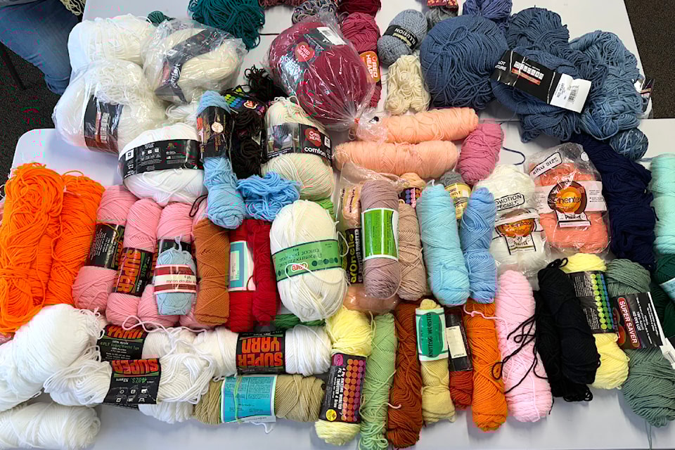 knitting-donation