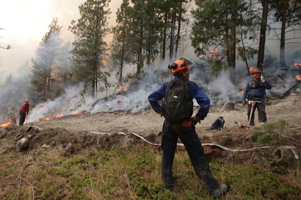 8433757_web1_20170909-KCN-M-Peachland-wildfire