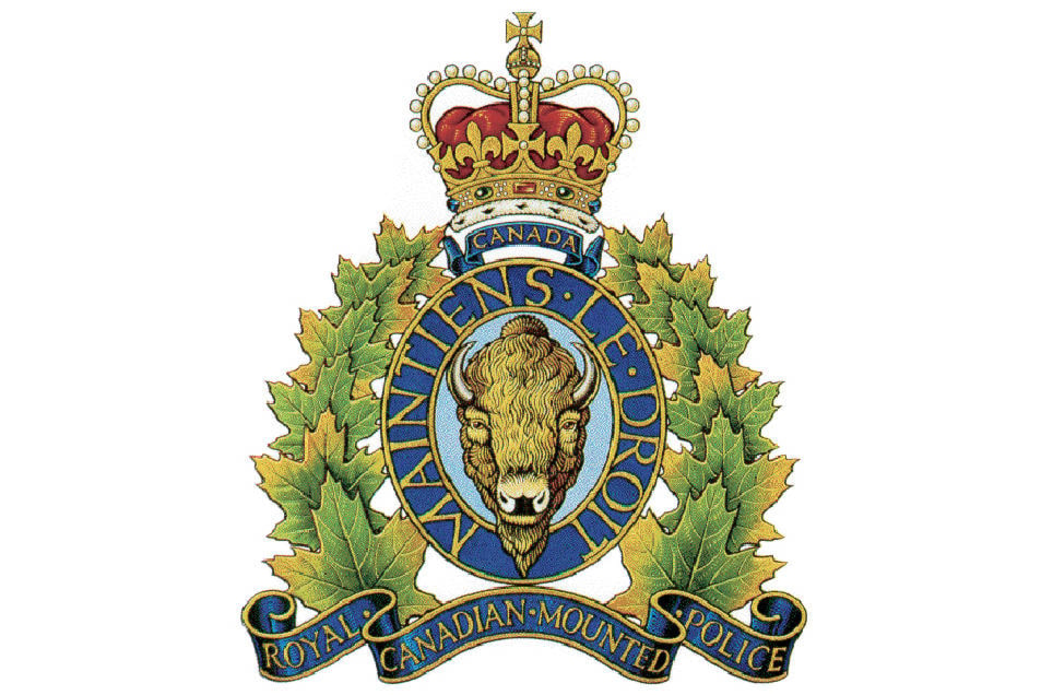 9982620_web1_rcmp-crest