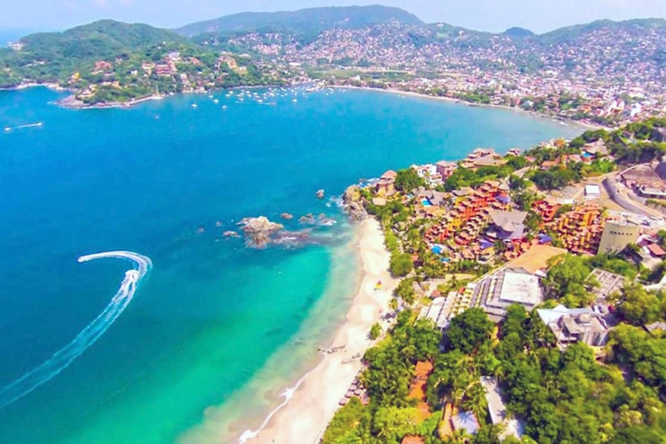 10582497_web1_180212-CAN-M-Zihuatanejo