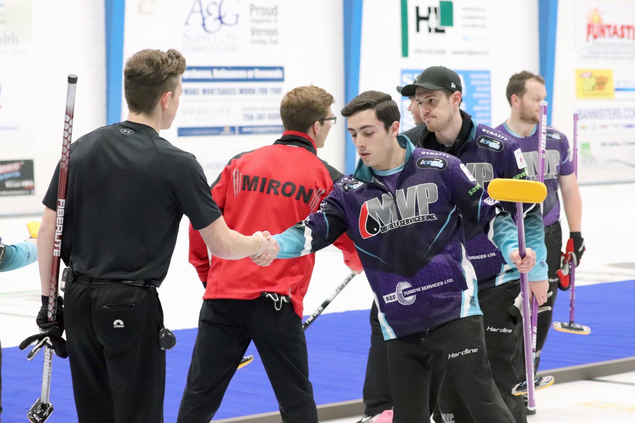 14992262_web1_190101-VMS-M-curling-01