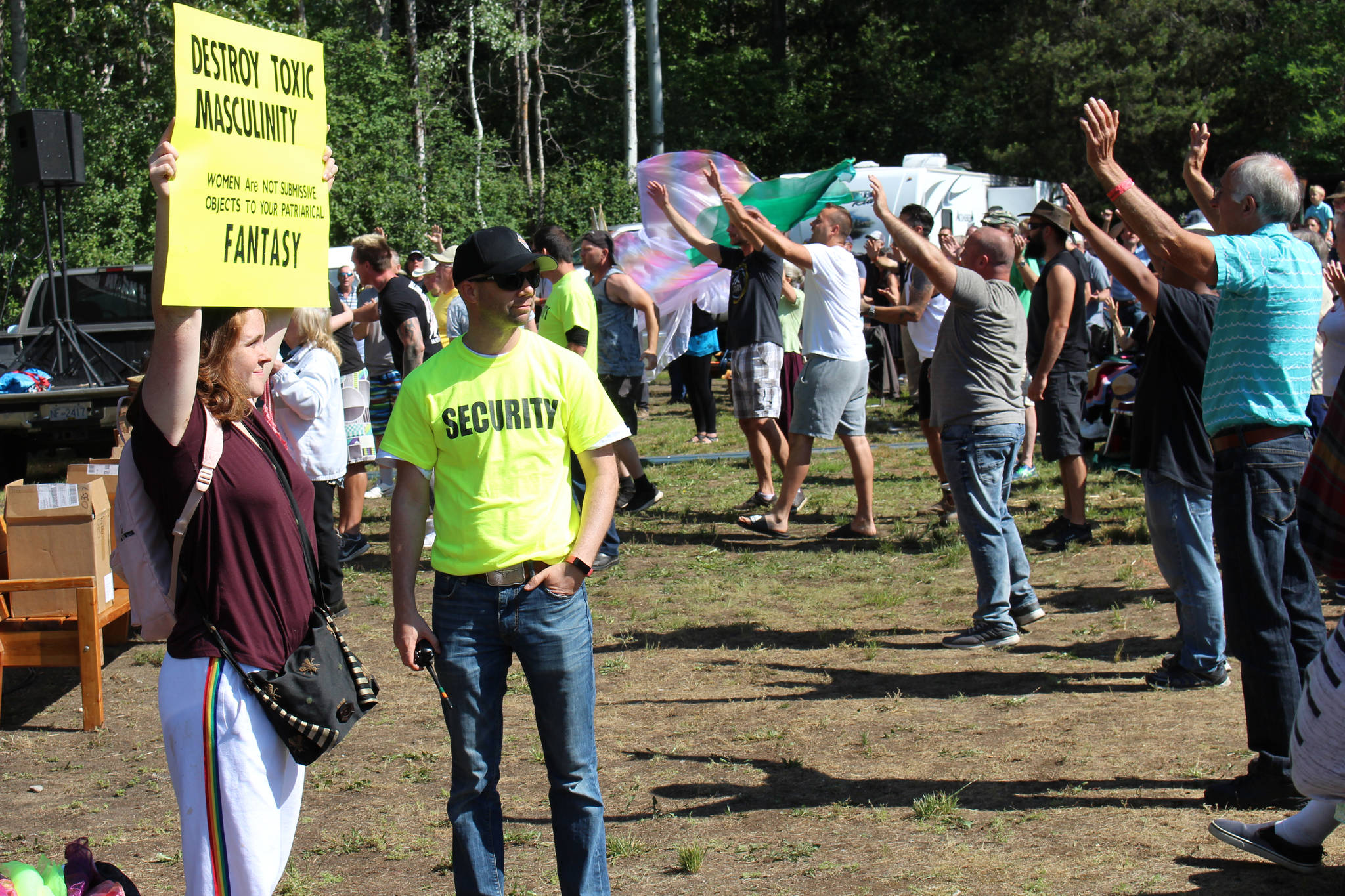 17515612_web1_190704-TRL-preacher-protest1