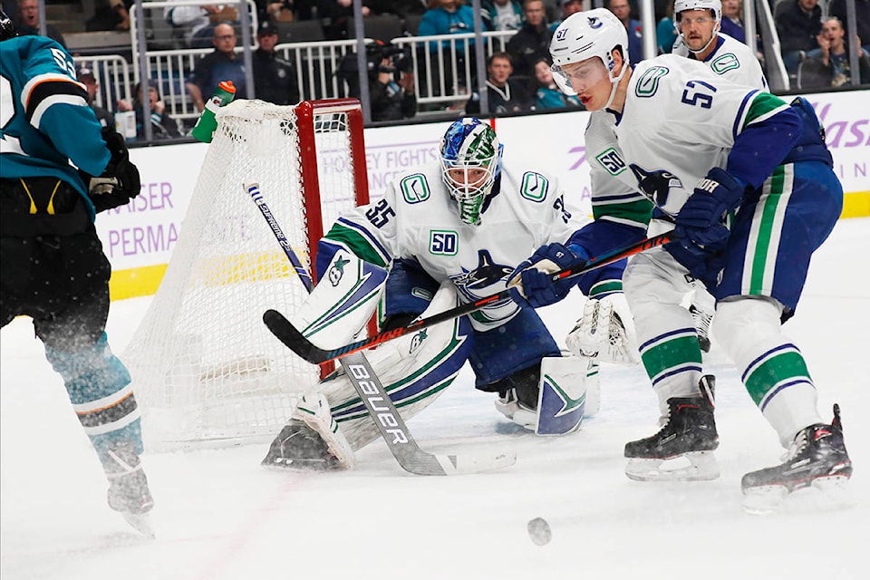 19218177_web1_191102-IFD-Canucks-Sharks