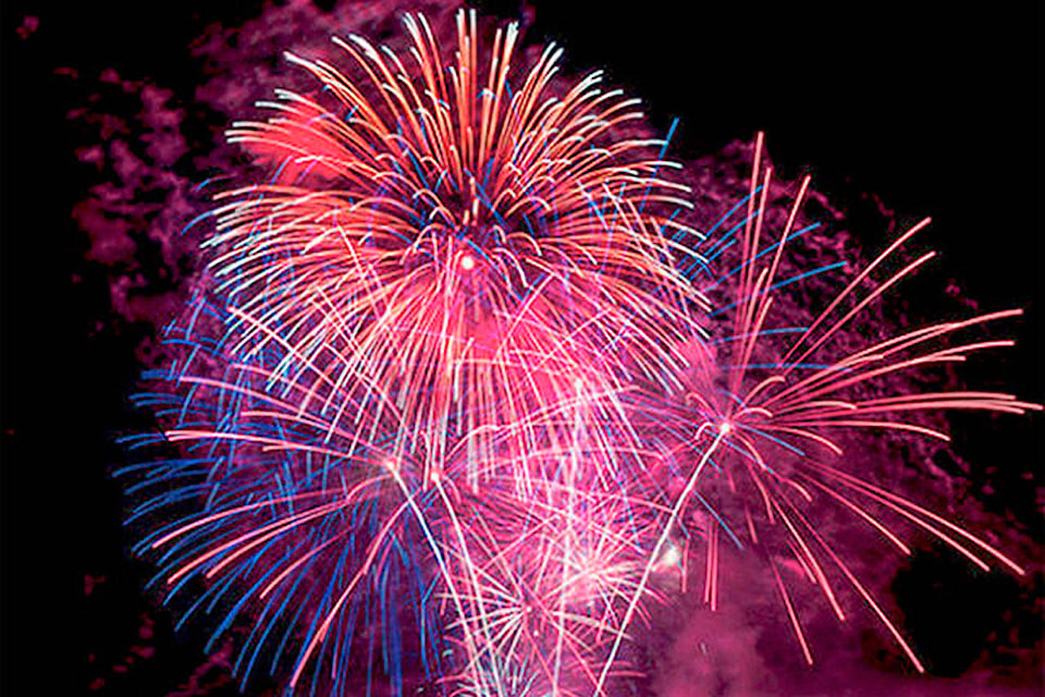25601124_web1_fireworks-VIB-200422-picz_1