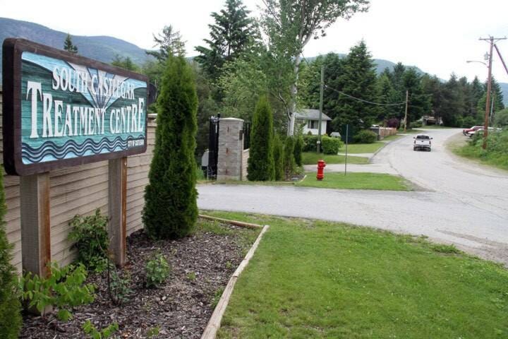 33013892_web1_220915-CAN-sewage-castlegar_1