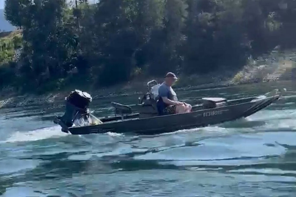 33261980_web1_230713-CAN-boat-rescue-castlegar_1