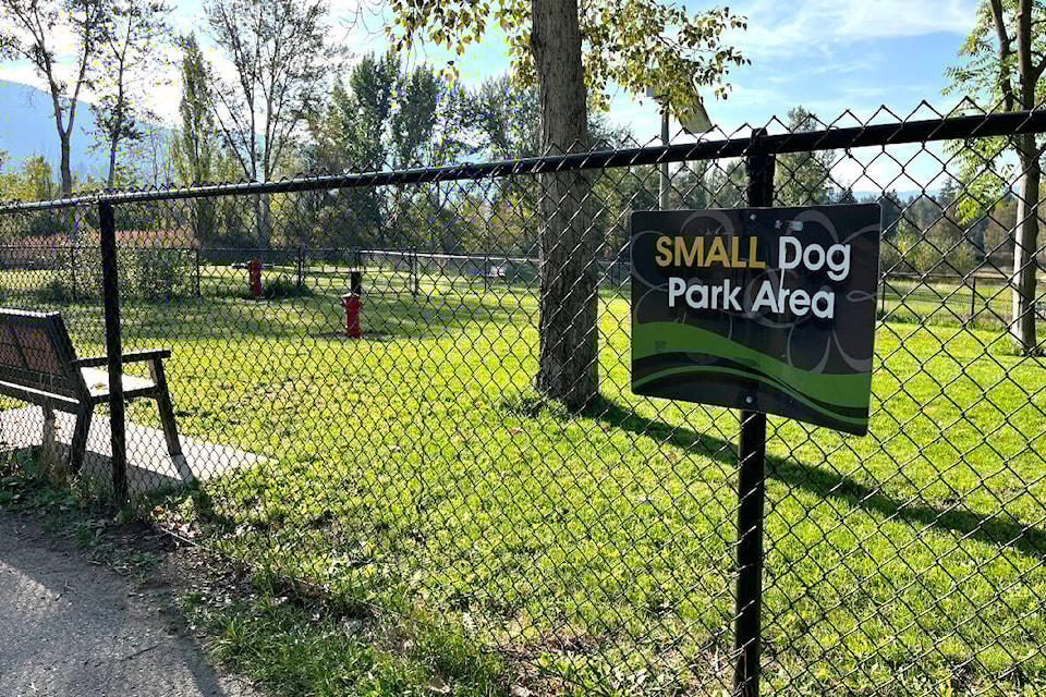 34050325_web1_230914-CAN-dog-park-castlegar_1