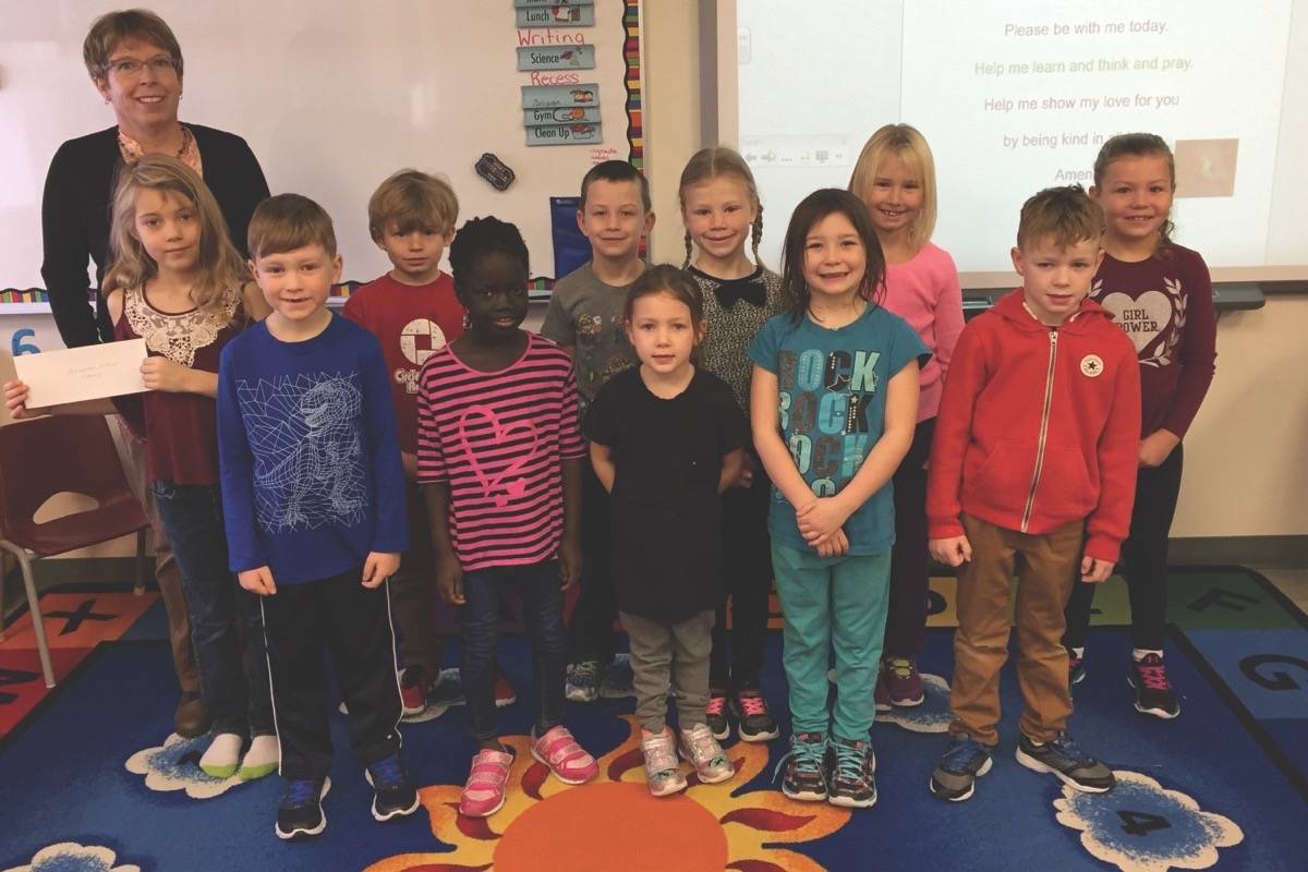 9475796_web1_171121-STI-M-BookClub1