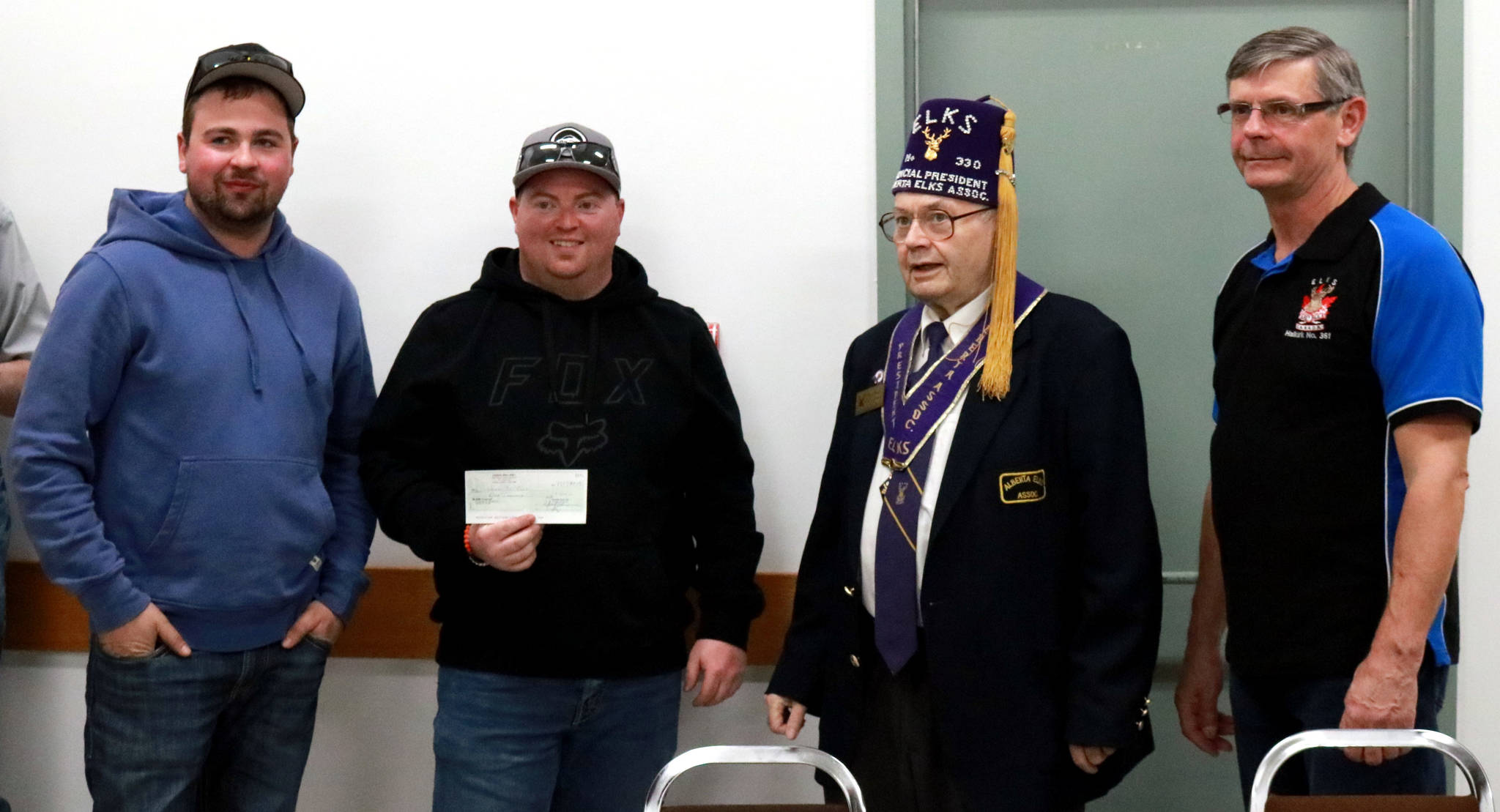 15875685_web1_KS-Halkirk-Elks-donation-Valley-skihill-5611