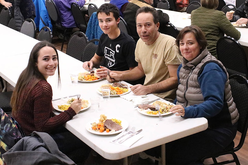 19130188_web1_Castor-2019-Knox-Fall-Supper-0844